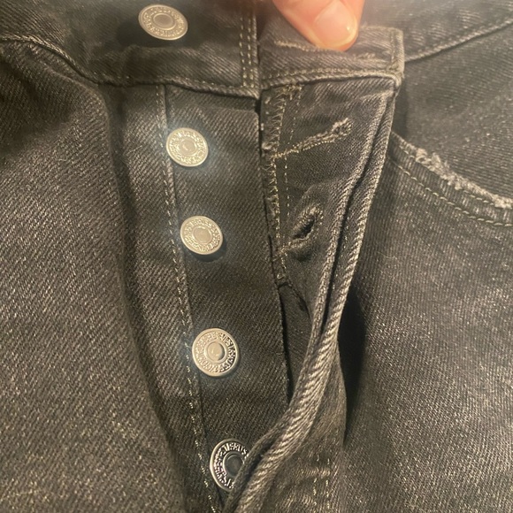 Levi’s Women’s Shorts 501 Black Denim Cutoffs Sz 28 Button Fly High Rise - Picture 7 of 10